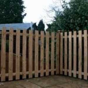 Как да се изгради дървена ограда със собствените си ръце