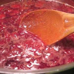 Как да готвя гъста конфитюр от ягоди: стъпка по стъпка рецепта