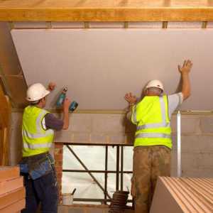 Как да изолирате покрива на тавана от вътрешността: етапите на работа и материали