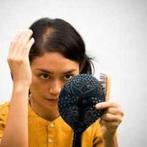 Как да се лекува акне в косата на главата?