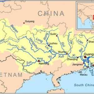Какви са основните реки и езера в Китай?