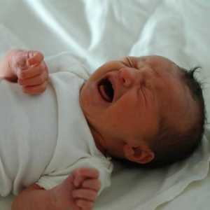 Кефалогенетом при новороденото на главата: причини, лечение и последици