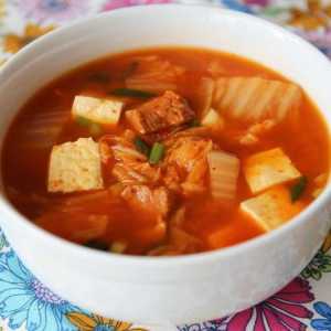Кимчи е супа от корейска кухня. Как да го готвя?