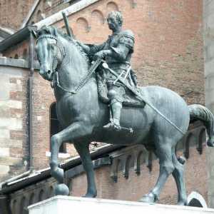 Ездачна статуя на Condottier Gattamelata. Донатела, паметник на кондорията на гатамелатите