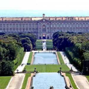 Кралски дворец в Касерта (Италия): описание, адрес, снимка