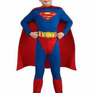 Суперменската костюма е популярна карнавална екипировка