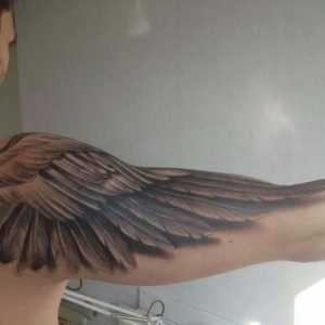 Крила на ръка: татуировка, която ще задоволи всички