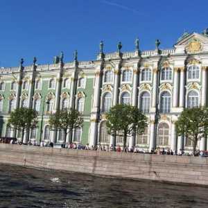 Къде да отидете в Санкт Петербург: изберете място