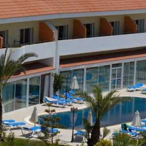 M. Moniatis Hotel 3 (Лимасол) - снимки, цените и мнения за хотели