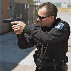 Мерки за безопасност при снимане и боравене с оръжия
