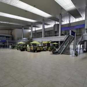 Международно летище Нга Транг: местоположение, съобщение, услуги