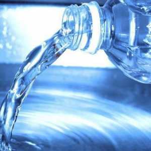 Минерална вода при панкреатит: какво можете да пиете?