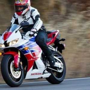 Мотоциклет Honda CBR600RR - на ръба на лудостта