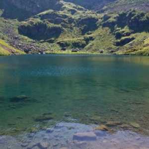 Mzy е езеро в Абхазия. Описание на резервоара, неговите характеристики, местоположение и интересни…