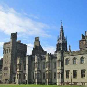 Неоготичният замък Кардиф е визитна карта на Уелс