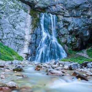 Ненадминати Geg водопади - едно вълшебно място на земята
