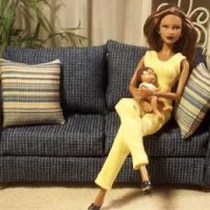 Няколко съвета как да направите диван за кукла