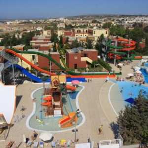 Кипър хотели с воден парк: къде да остана с деца?