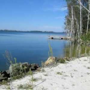 Езерото Акакул (район Челябинск). Отдих и риболов