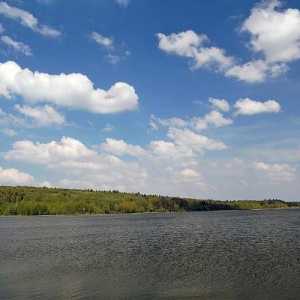 Езерото Торбеево: риболов и отдих