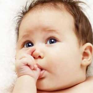 Пръст в устата на детето: как да отбиете?