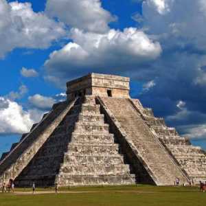 Пирамидите на Чичен Ица в Мексико