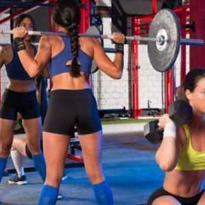 Планирайте тренировка във фитнес за момичета и мъже, за да отслабнете