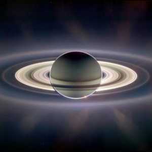Планета с пръстени - невероятно Сатурн