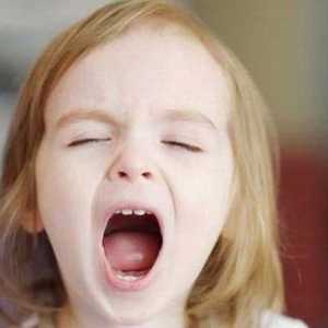 Защо миризмата на ацетон от устата се появява при деца?