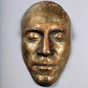 Посмъртна маска на Висоцки. Архивите на Марина Влади на търг