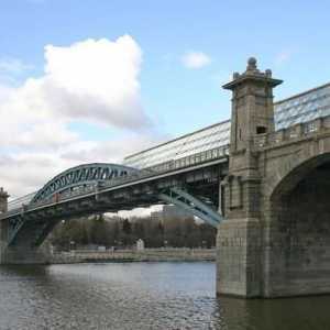 Пушкин мост: какво е интересно и как да стигнете дотам