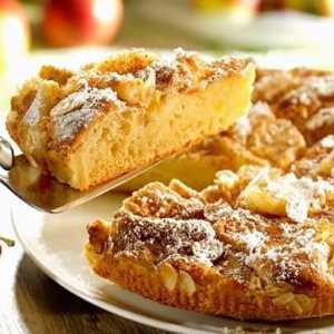 Свежа и вкусна шарлата с ябълки: рецепта