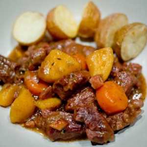 Рецептата за "месо с картофи в multivark" е вкусна, задоволителна, проста