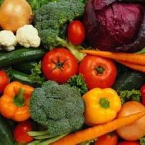 Рецепта за зеленчукова салата с растително масло: вкусна и здравословна