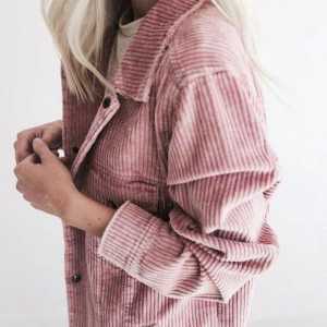 Розово яке: с какво да се носят и как да изберете сянка по цветовия външен вид