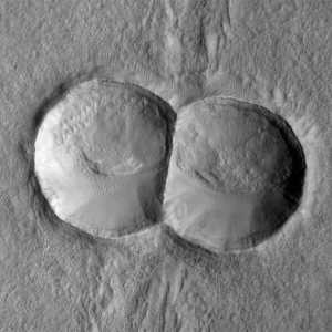 Най-големите кратери на луната. Какво причинява кратерите на луната