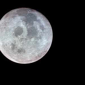 Тайни и интересни факти за Луната