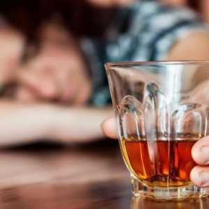 Симптом на отравяне и лечение на алкохол у дома