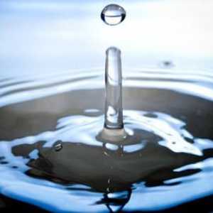 Колко капки в чаена лъжичка: вода, масло или друга течност?