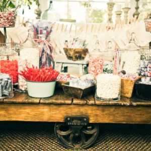 Сладка маса за сватбата: какво да подадете и как да организирате