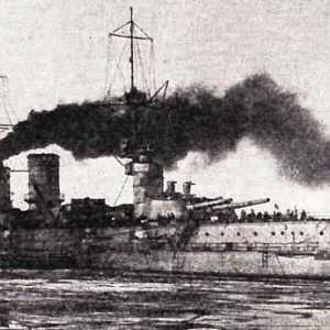 Смъртно ранен боен кораб "Марат" защитава Ленинград
