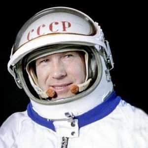 Съветски космонавт АА Леонов: биография, снимка