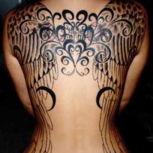 Стилна татуировка с предимства за кожата: как да нарисувате татуировка сами
