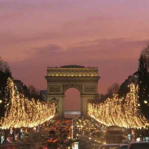 Струва си да отидете в Париж през декември: времето, обиколки, прегледи на туристите