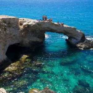 Струва си да си починете в Кипър през декември?