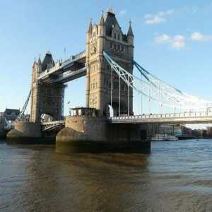 Тауър Бридж в Лондон. Tower Bridge в Лондон - снимка