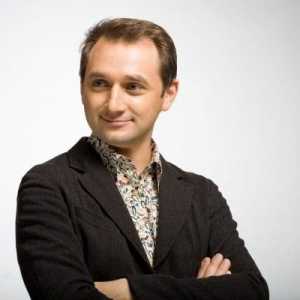 ТВ водещ и шоумен Александър Пряников: биография, кариера и семейство