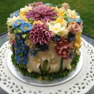 Торта с цветя - празничен десерт