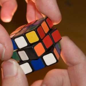 Учените са се научили как да съберат куб-рубик за 20 хода
