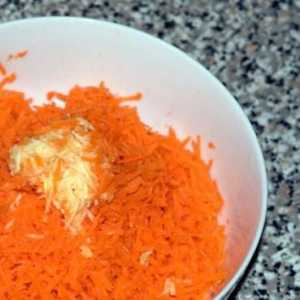 Витаминска моркова салата с чесън и сирене за празничен празник и ежедневно меню